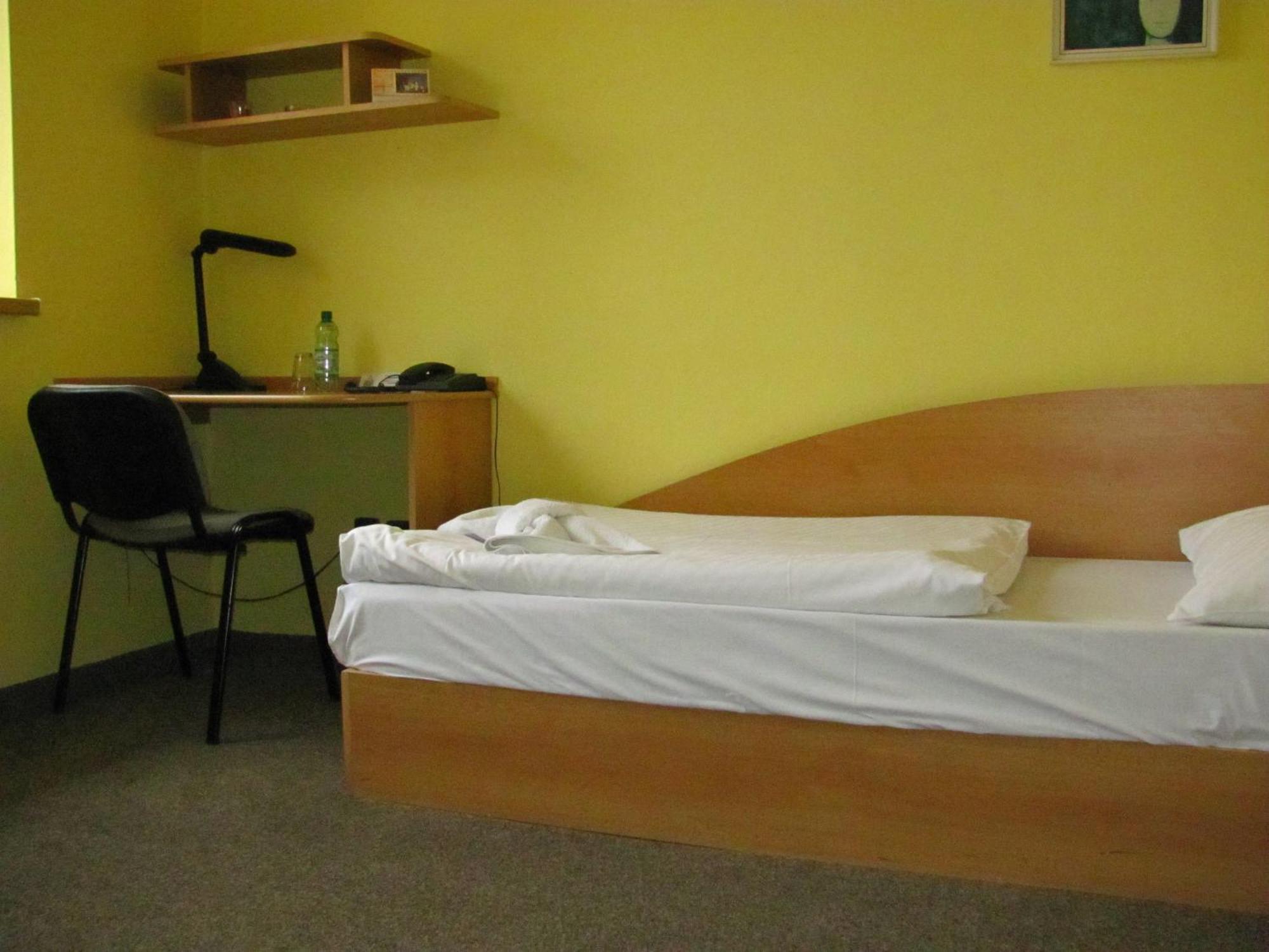 Hotel Isora Острава Экстерьер фото