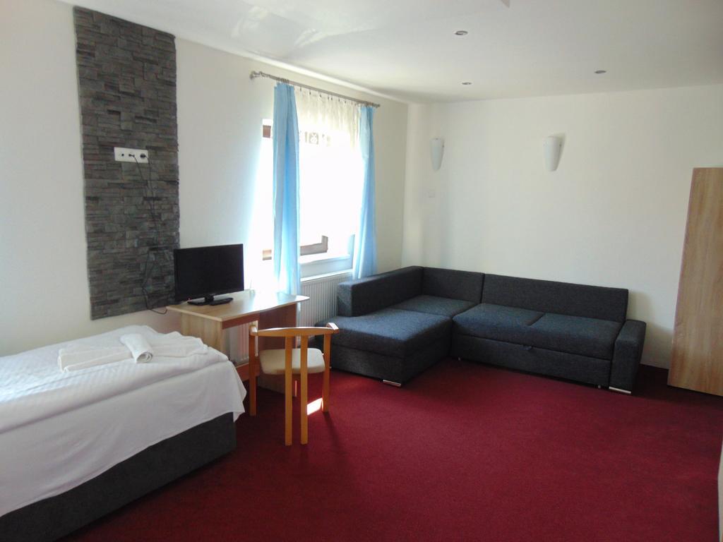 Hotel Isora Острава Экстерьер фото